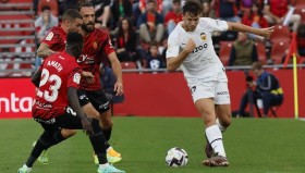 西甲焦点战：皇家贝蒂斯vs皇家社会，谁能笑到最后？